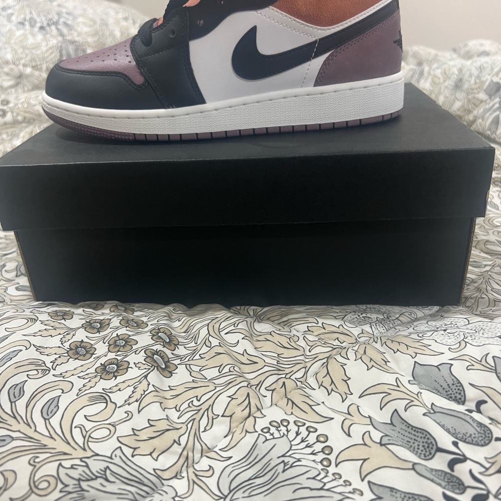 Jordan Men's Black, White, and Purple Sneakers